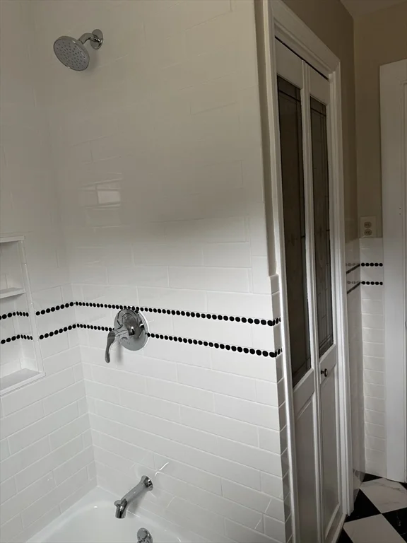 4 bed, 2 bath apartment for rent at 324 Lowell St, Peabody — photo 18 of 23