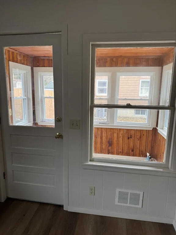 4 bed, 2 bath apartment for rent at 324 Lowell St, Peabody — photo 11 of 23