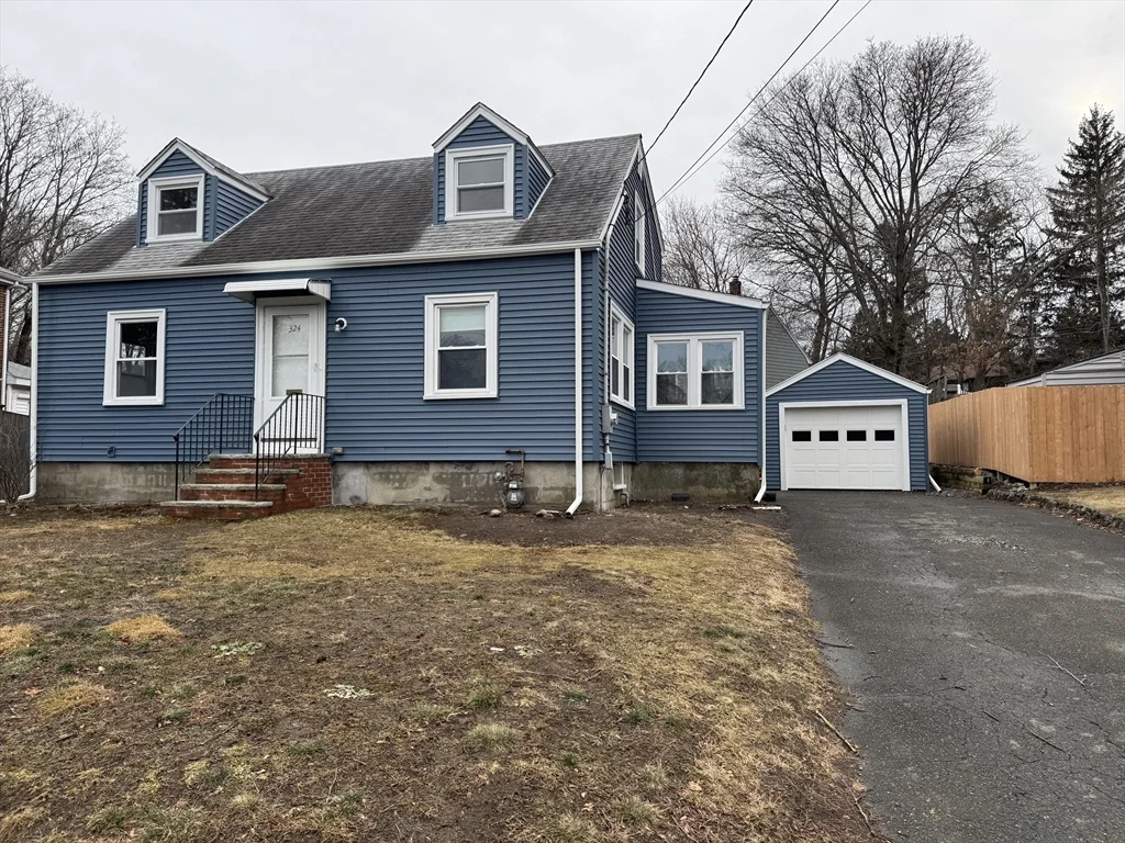 4 bed, 2 bath apartment for rent at 324 Lowell St, Peabody — photo 1 of 23