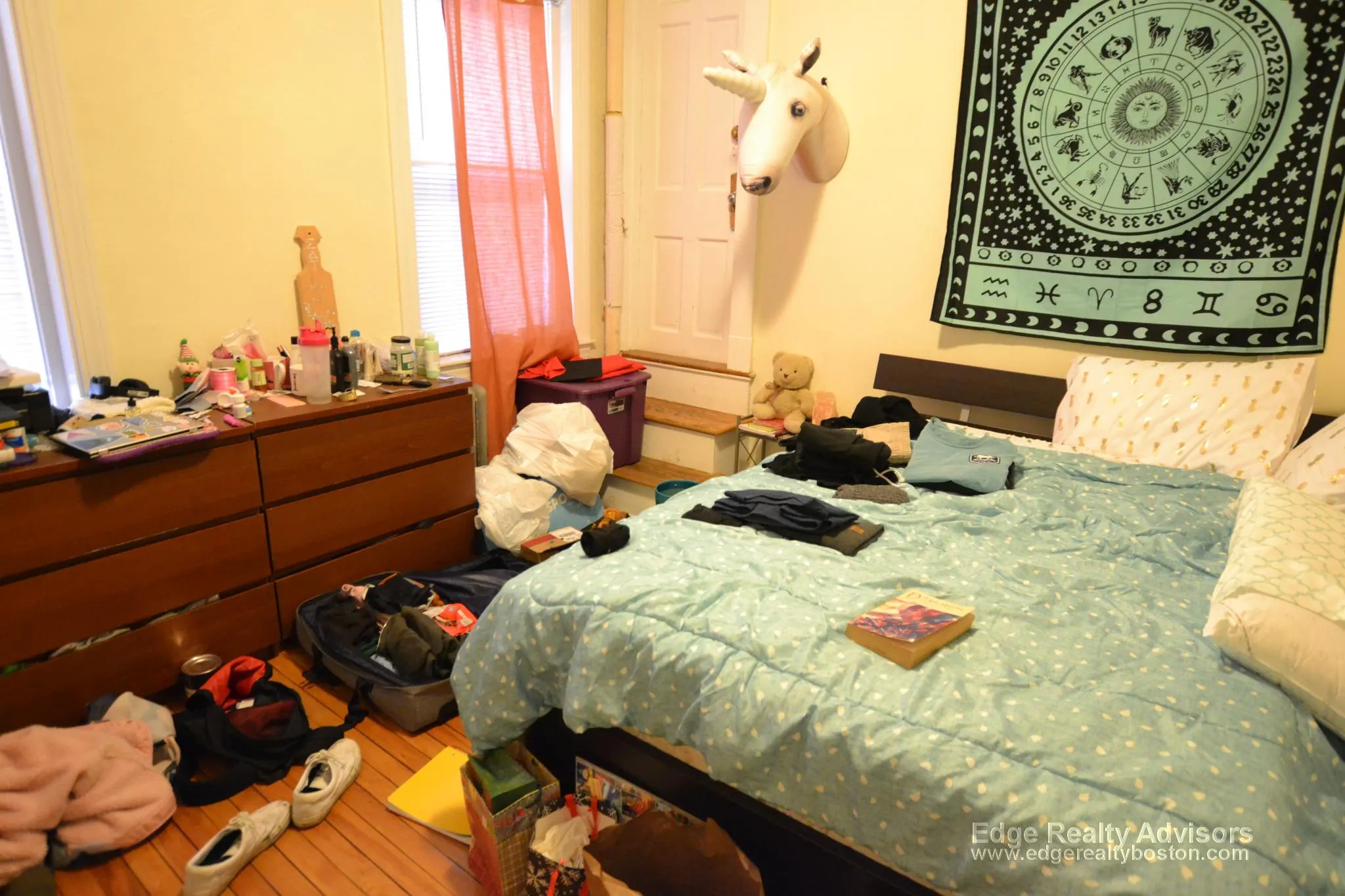 3 bed, 1 bath apartment for rent at 324 Saint Paul St Unit 2, Washington Square — photo 5 of 6