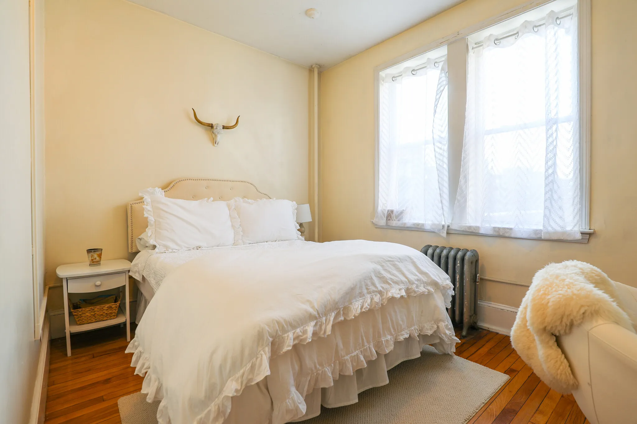 3 bed, 1 bath apartment for rent at 324 Saint Paul St Unit 4, North Brookline — photo 5 of 8