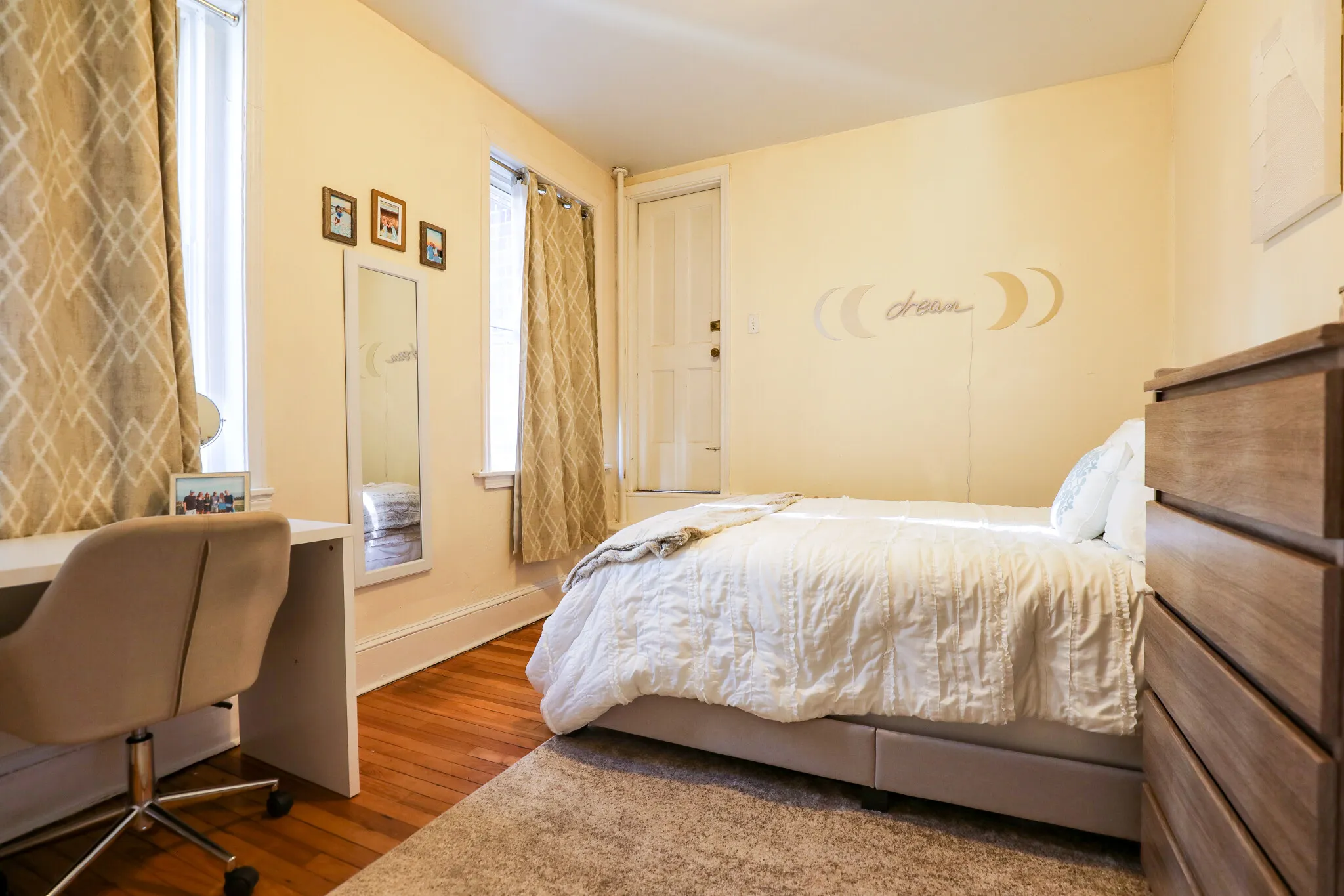 3 bed, 1 bath apartment for rent at 324 Saint Paul St Unit 4, North Brookline — photo 6 of 8