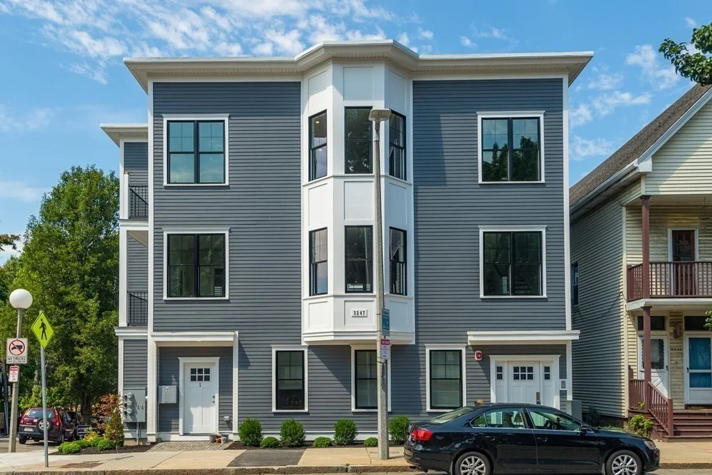 4 bed, 2 bath apartment for rent at 3247 Washington St Unit 3, Jamaica Plain — photo 6 of 15