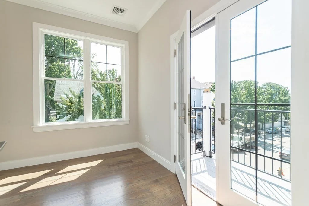 4 bed, 2 bath apartment for rent at 3247 Washington St Unit 3, Jamaica Plain — photo 3 of 15