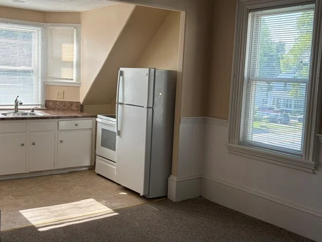 Studio bed, 1 bath apartment for rent at 325 Adams St Unit 5, Abington — photo 2 of 9