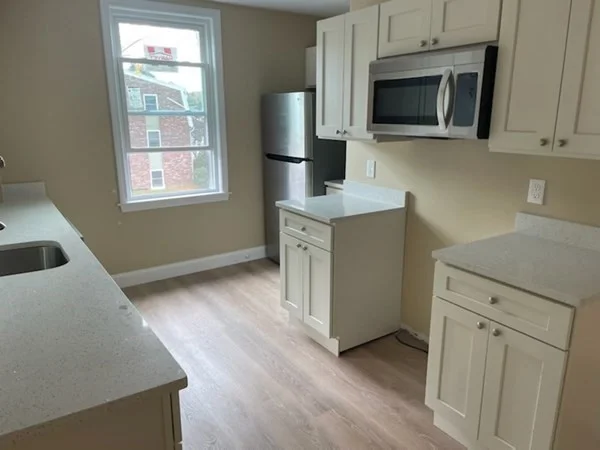 1 bed, 1 bath apartment for rent at 325 Adams St Unit 7, Abington — photo 3 of 9
