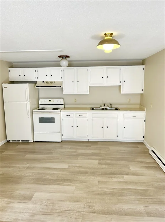 2 bed, 1 bath apartment for rent at 325 Ashland Ave Unit 3, Southbridge