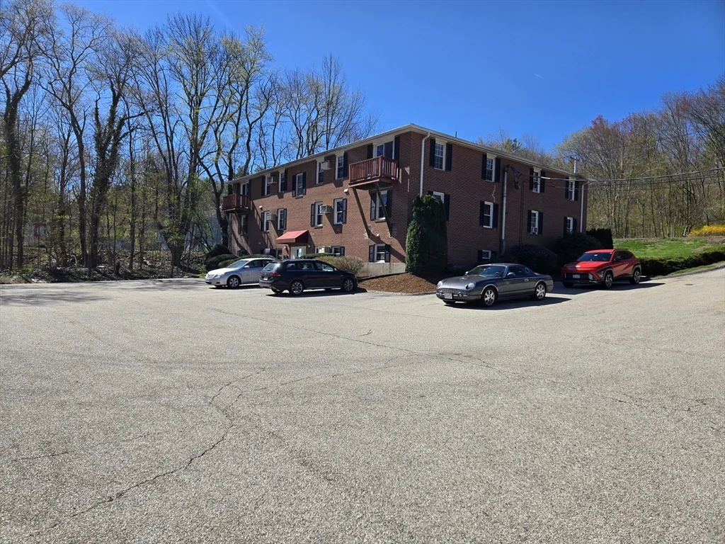 2 bed, 1 bath apartment for rent at 325 Ashland Ave Unit 3, Southbridge — photo 10 of 11