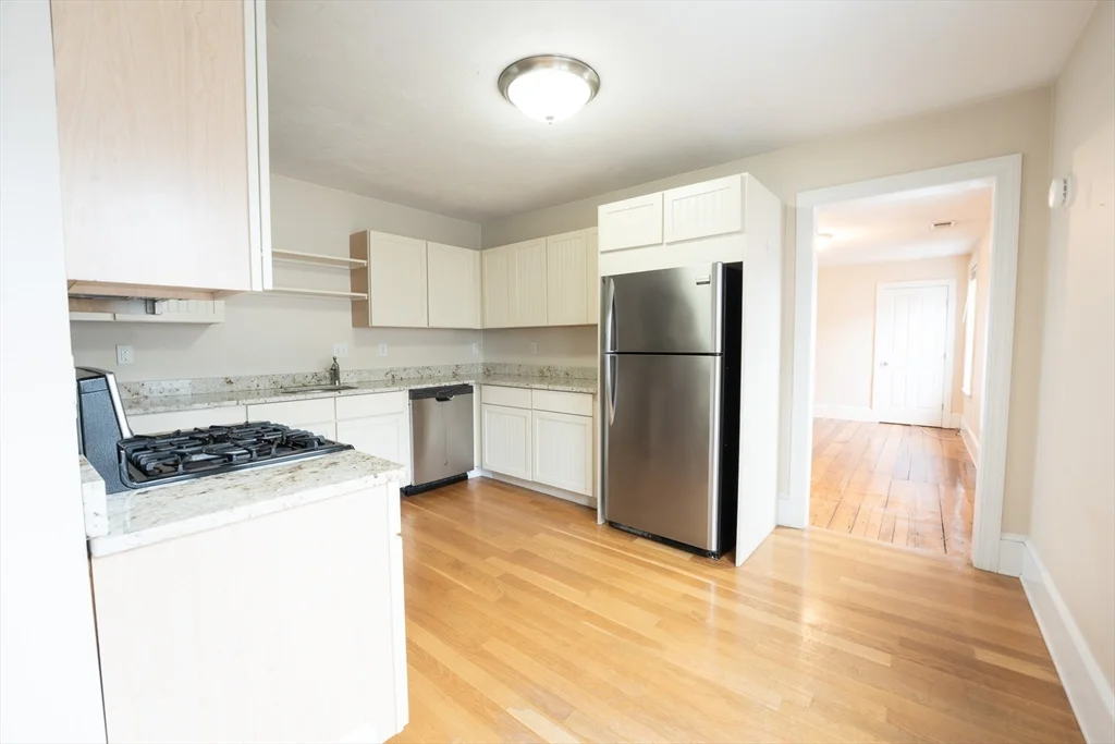 4 bed, 2 bath apartment for rent at 325 Dorchester St Unit 2, South Boston — photo 2 of 13