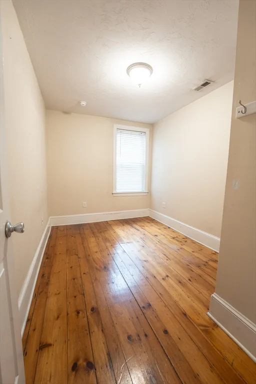 4 bed, 2 bath apartment for rent at 325 Dorchester St Unit 2, South Boston — photo 8 of 13