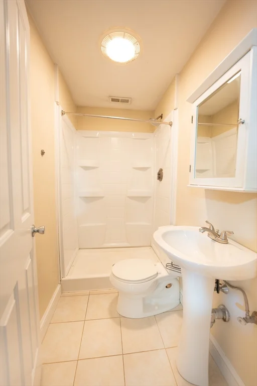 4 bed, 2 bath apartment for rent at 325 Dorchester St Unit 2, South Boston — photo 10 of 13