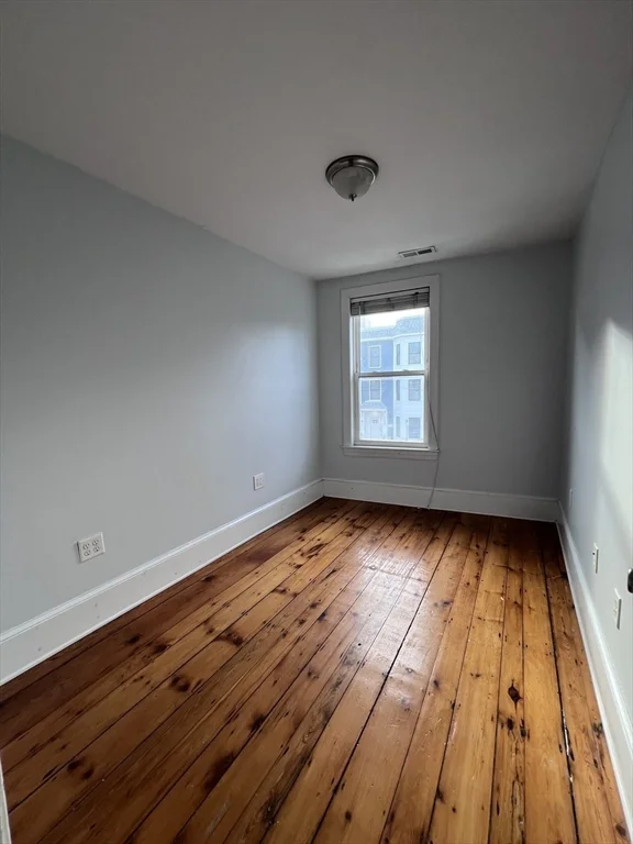 4 bed, 2 bath apartment for rent at 325 Dorchester St Unit 3, South Boston — photo 2 of 9