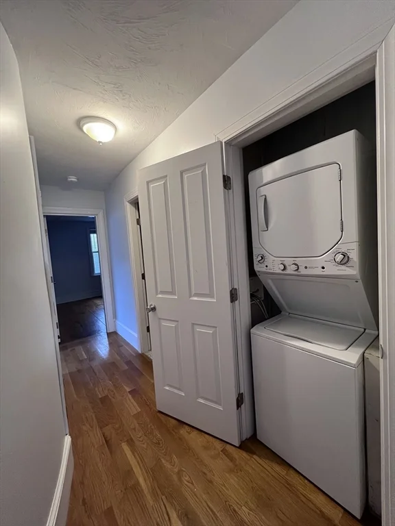 4 bed, 2 bath apartment for rent at 325 Dorchester St Unit 3, South Boston — photo 7 of 9