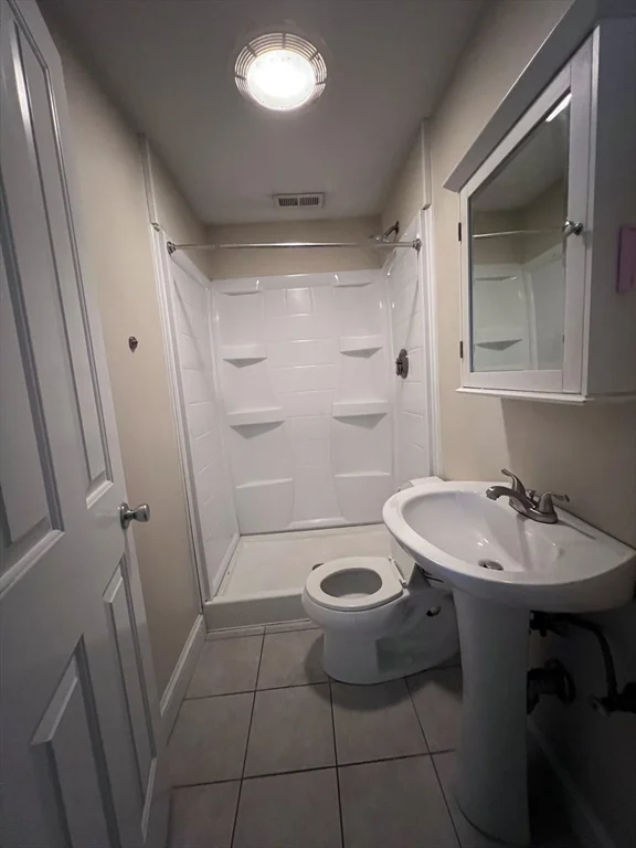 4 bed, 2 bath apartment for rent at 325 Dorchester St Unit 3, South Boston — photo 6 of 9