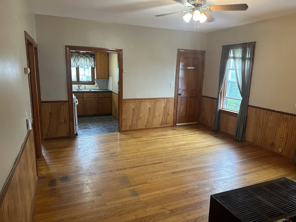 3 bed, 1 bath apartment for rent at 325 Hope St Unit 2, Fall River — photo 4 of 7