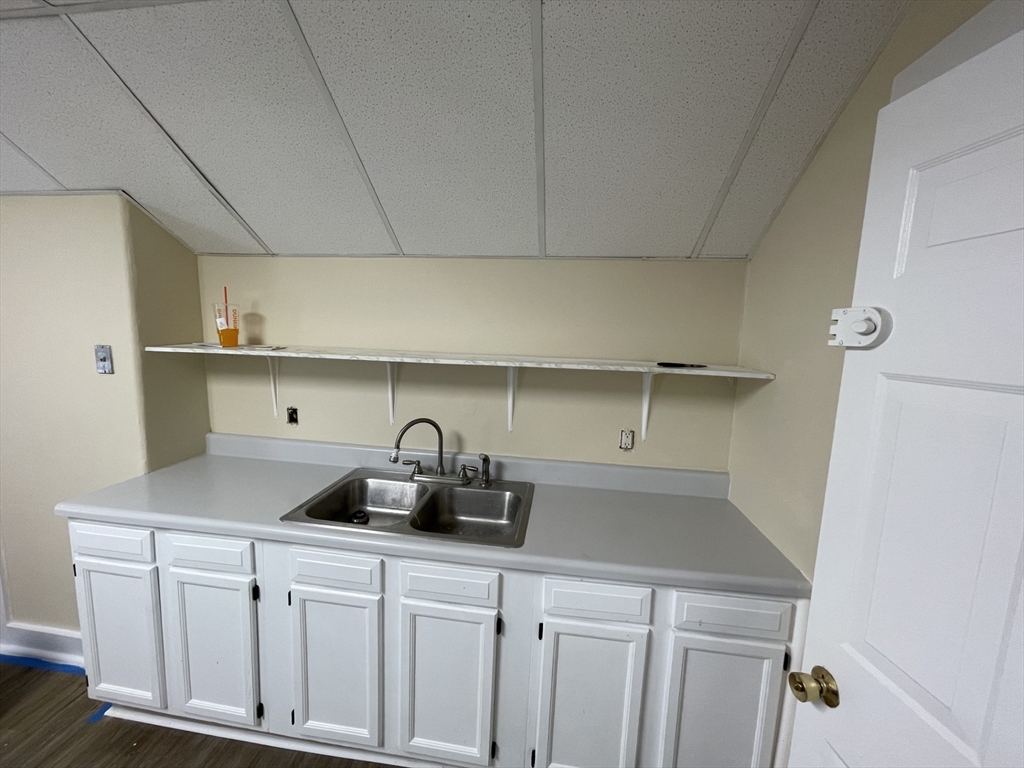 2 bed, 1 bath apartment for rent at 325 Main St Unit 3, Douglas — photo 4 of 12