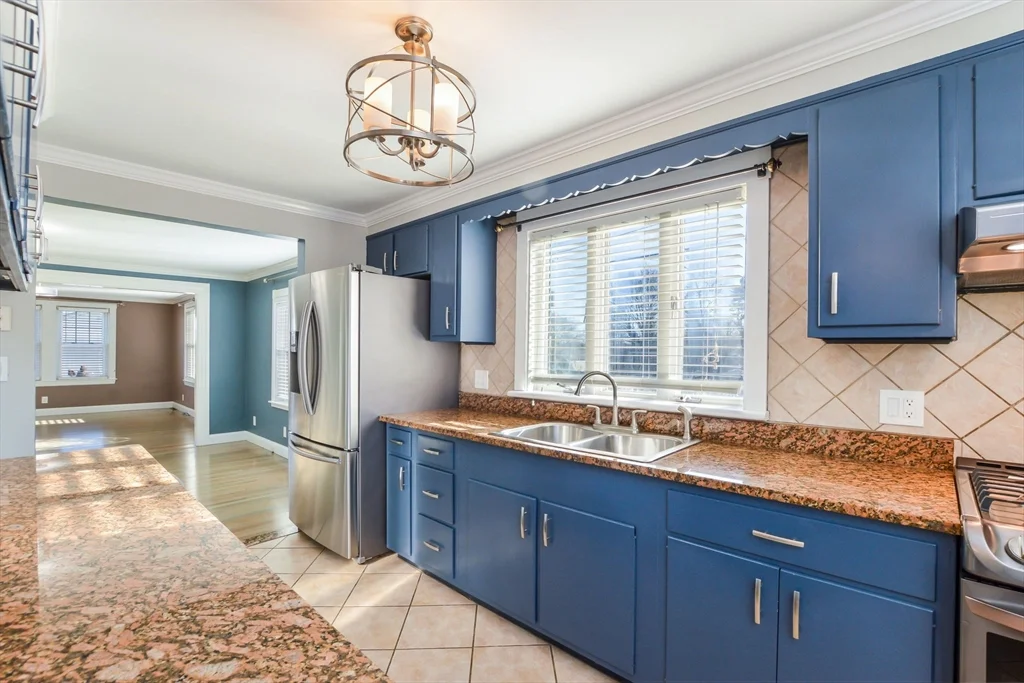3 bed, 2 bath apartment for rent at 325 Park Ave, North — photo 5 of 12