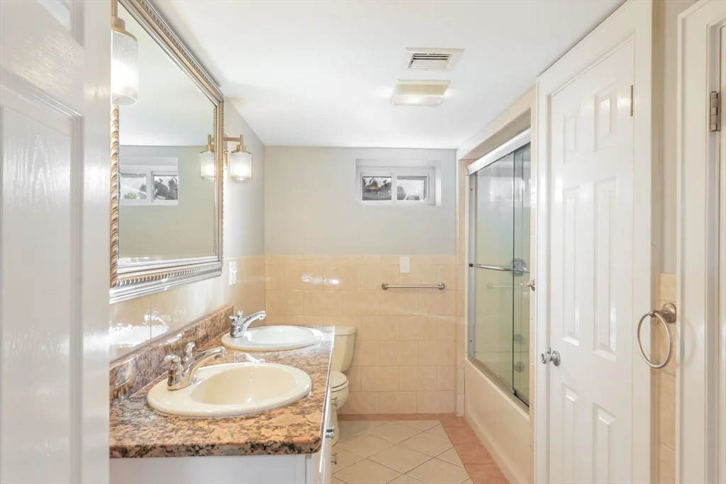 3 bed, 2 bath apartment for rent at 325 Park Ave, North — photo 9 of 12