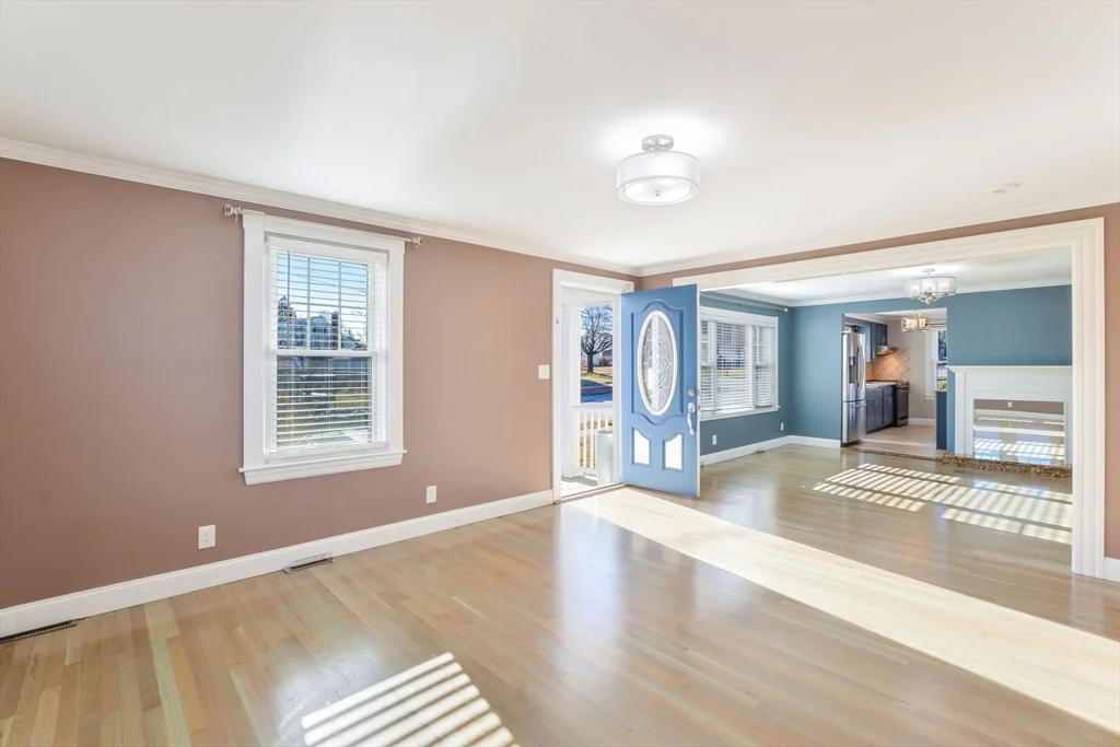 3 bed, 2 bath apartment for rent at 325 Park Ave, North — photo 3 of 12