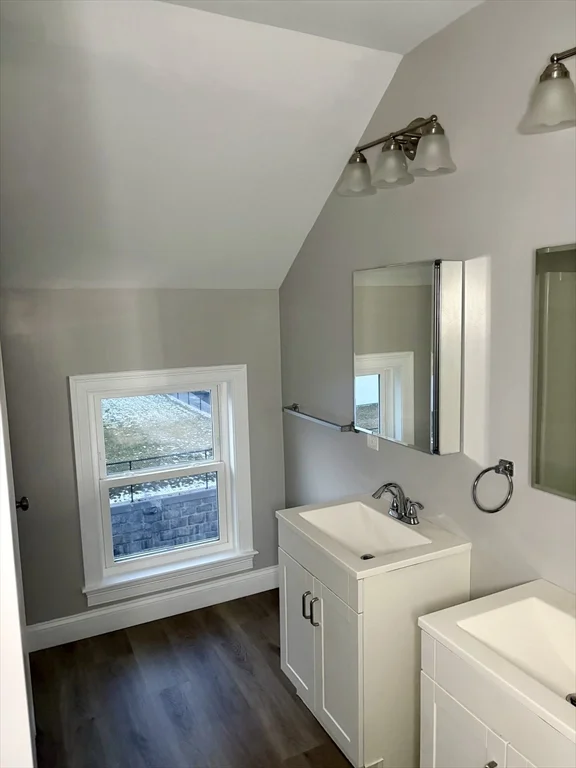 4 bed, 1 bath apartment for rent at 325 Snell Unit 3, Fall River — photo 11 of 17