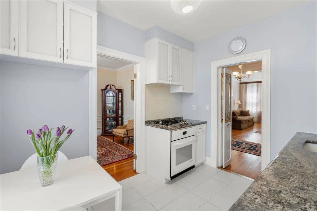 2 bed, 2 bath apartment for rent at 325 Tappan St Unit 6, Brookline Hills — photo 7 of 21