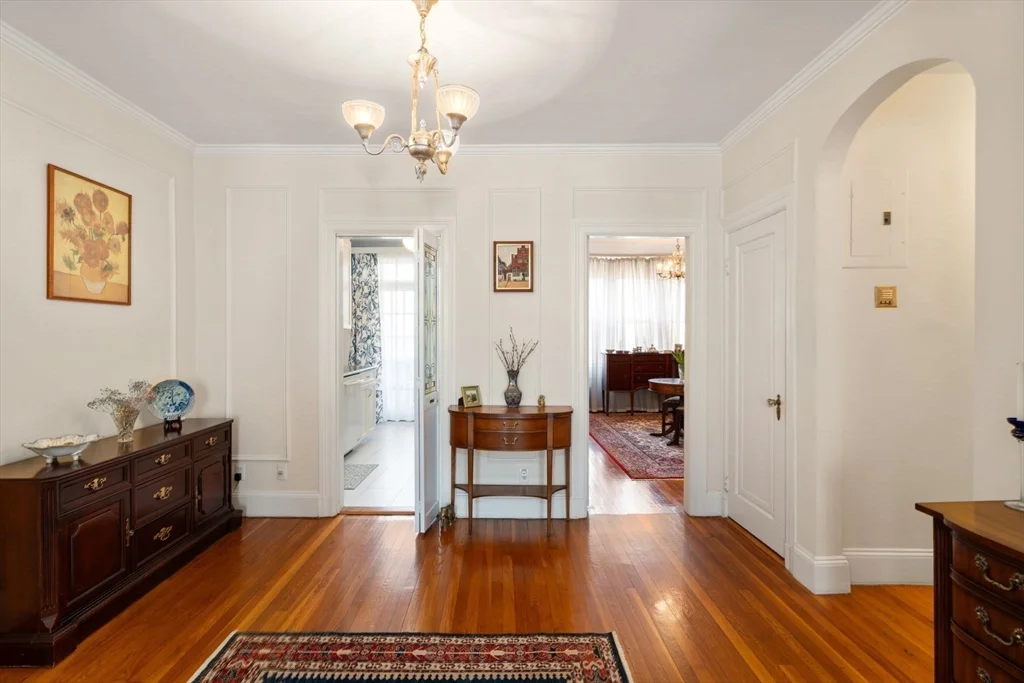 2 bed, 2 bath apartment for rent at 325 Tappan St Unit 6, Brookline Hills — photo 10 of 21