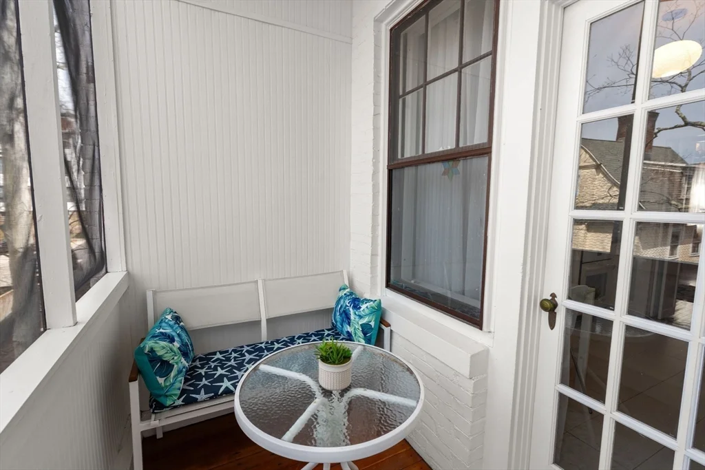 2 bed, 2 bath apartment for rent at 325 Tappan St Unit 6, Brookline Hills — photo 5 of 21