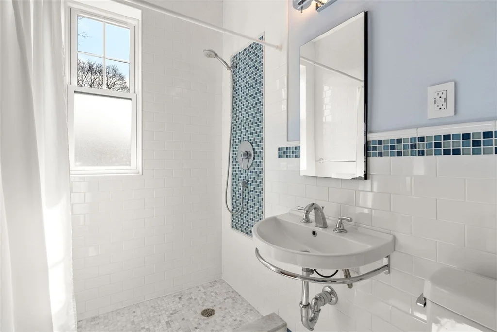 2 bed, 2 bath apartment for rent at 325 Tappan St Unit 6, Brookline Hills — photo 16 of 21