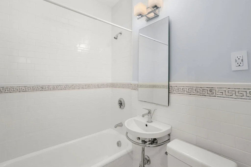 2 bed, 2 bath apartment for rent at 325 Tappan St Unit 6, Brookline Hills — photo 15 of 21