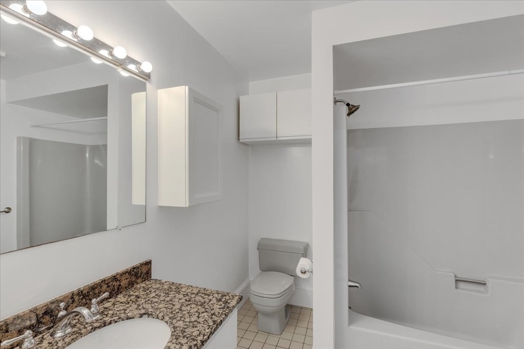 2 bed, 1 bath apartment for rent at 325 Western Ave Unit 1, Riverside — photo 11 of 20