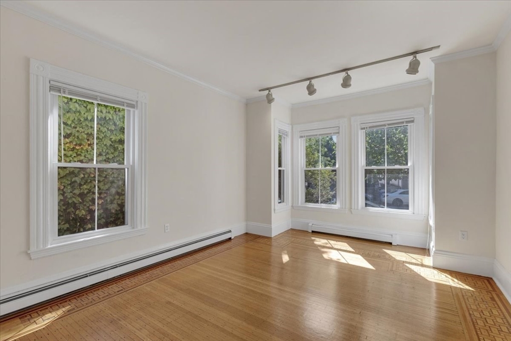 2 bed, 1 bath apartment for rent at 325 Western Ave Unit 1, Riverside — photo 7 of 20
