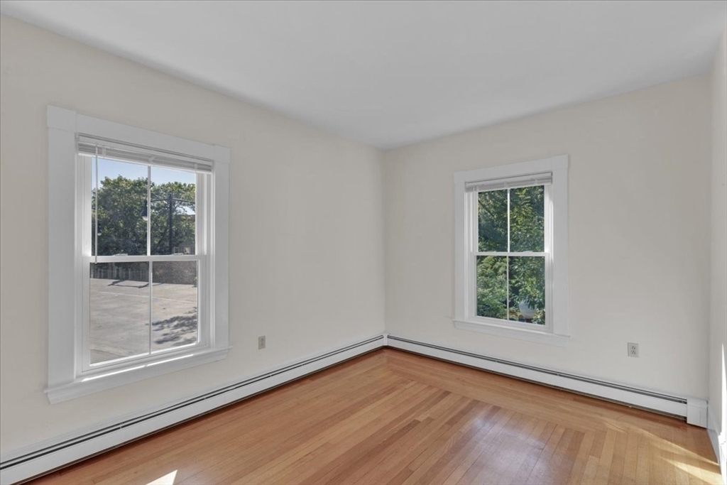 3 bed, 2 bath apartment for rent at 325 Western Ave Unit 2, Riverside — photo 21 of 29