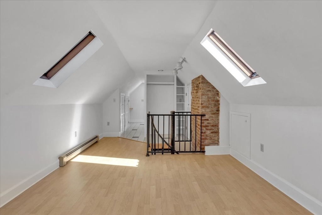 3 bed, 2 bath apartment for rent at 325 Western Ave Unit 2, Riverside — photo 14 of 29