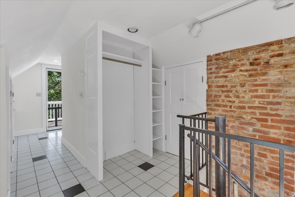 3 bed, 2 bath apartment for rent at 325 Western Ave Unit 2, Riverside — photo 16 of 29