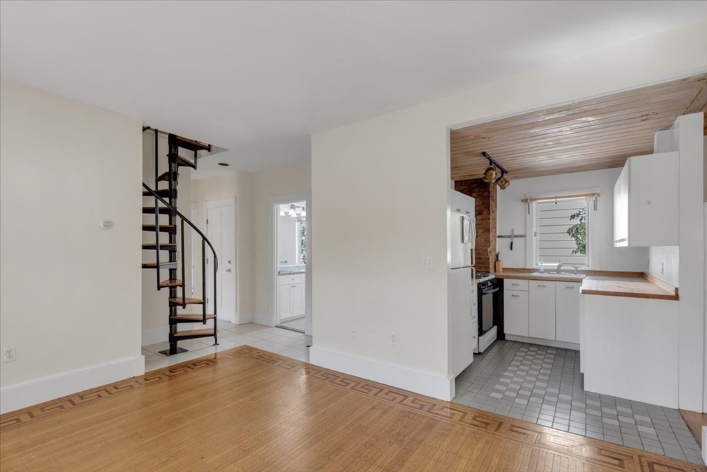 3 bed, 2 bath apartment for rent at 325 Western Ave Unit 2, Riverside — photo 8 of 29