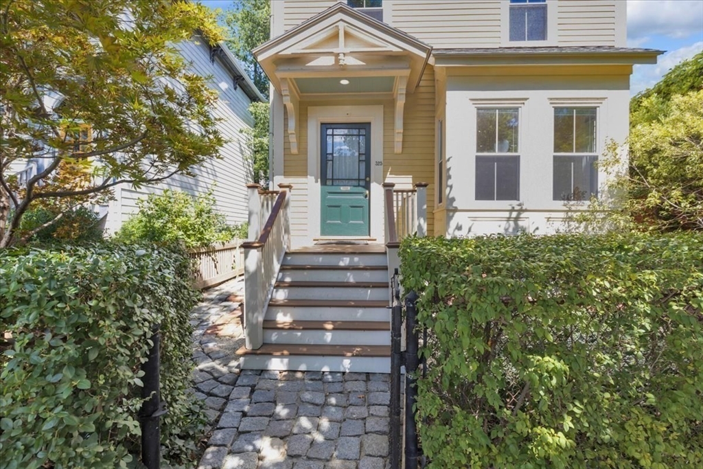 3 bed, 2 bath apartment for rent at 325 Western Ave Unit 2, Riverside — photo 1 of 29
