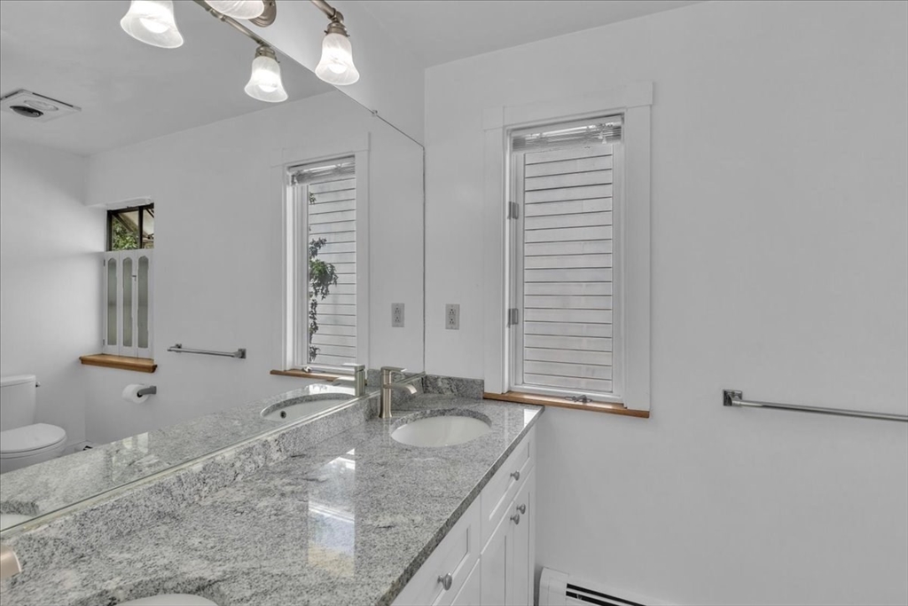 3 bed, 2 bath apartment for rent at 325 Western Ave Unit 2, Riverside — photo 6 of 29