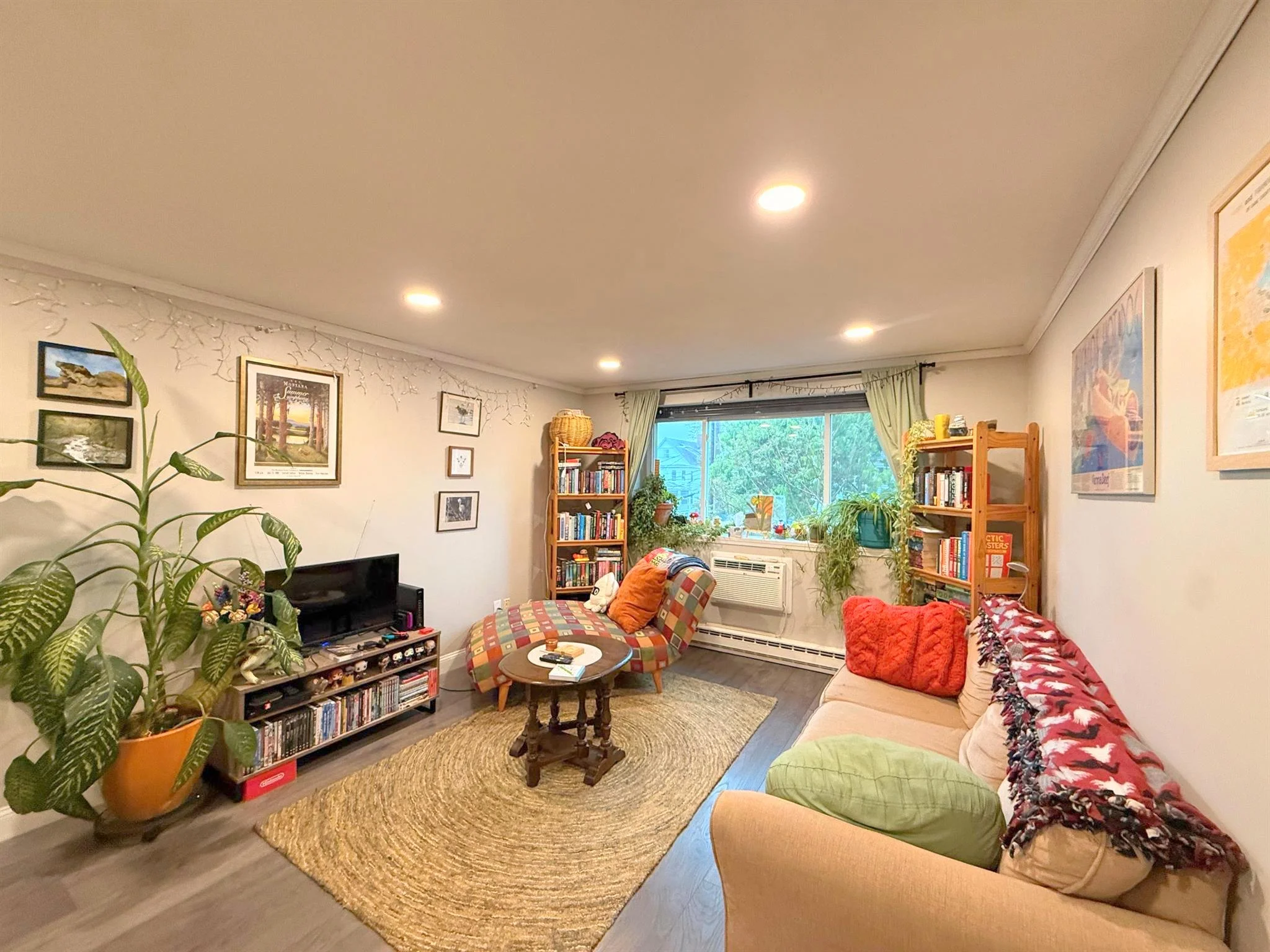 2 bed, 1 bath apartment for rent at 326 Broadway Unit 19, Winter Hill — photo 1 of 11