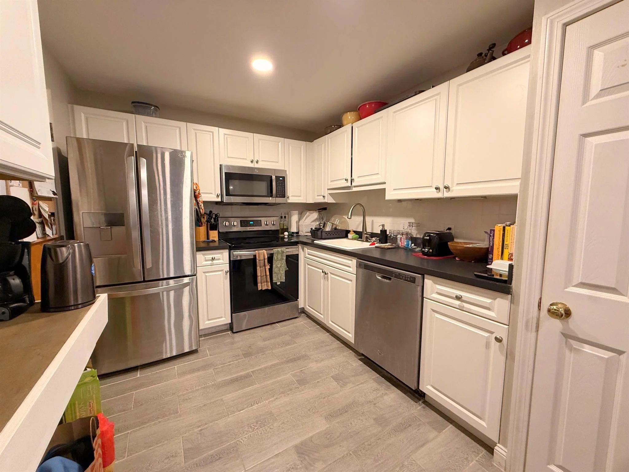 2 bed, 1 bath apartment for rent at 326 Broadway Unit 19, Winter Hill — photo 4 of 11