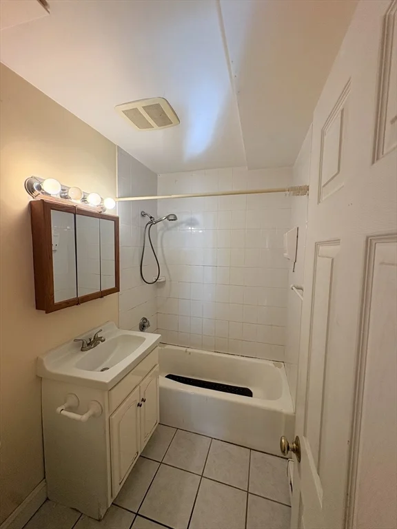 2 bed, 1 bath apartment for rent at 326 Broadway Unit 7, Winter Hill — photo 8 of 8