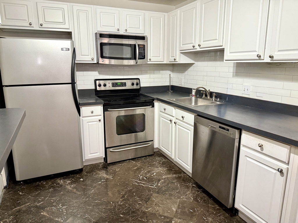 2 bed, 1 bath apartment for rent at 326 Broadway Unit 8, Somerville — photo 1 of 10