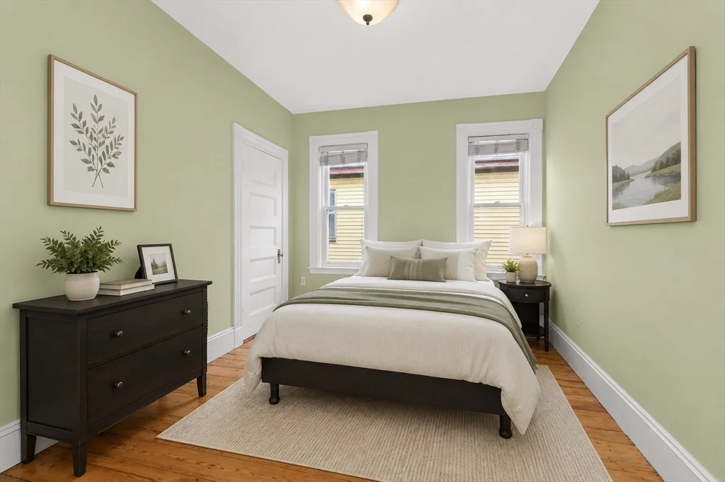 3 bed, 1 bath apartment for rent at 326 Centre St Unit 3, Jamaica Plain — photo 12 of 18