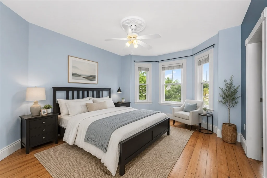 3 bed, 1 bath apartment for rent at 326 Centre St Unit 3, Jamaica Plain — photo 7 of 18