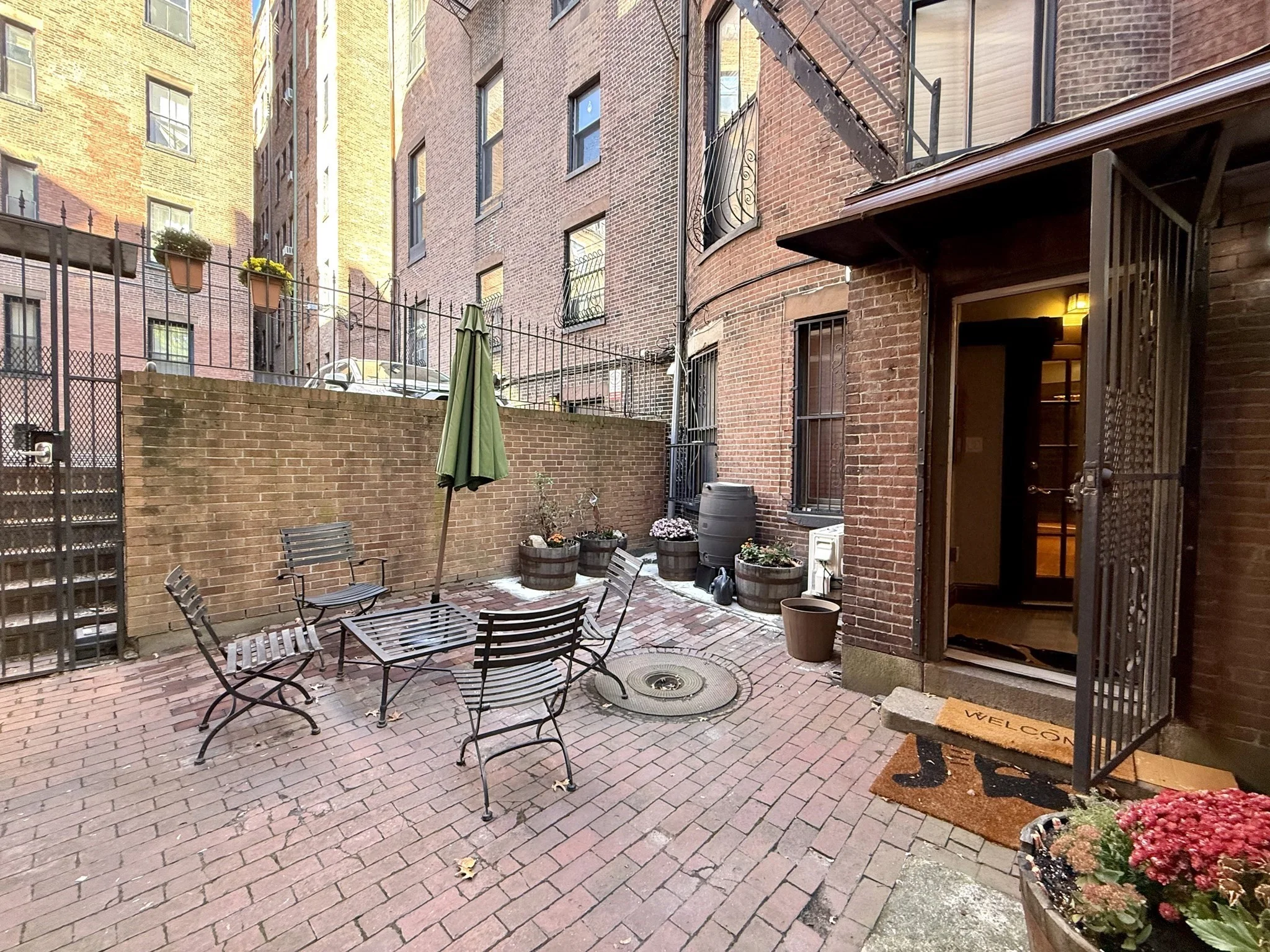 Studio bed, 1 bath apartment for rent at 326 Dartmouth St Unit BR, Back Bay — photo 4 of 18