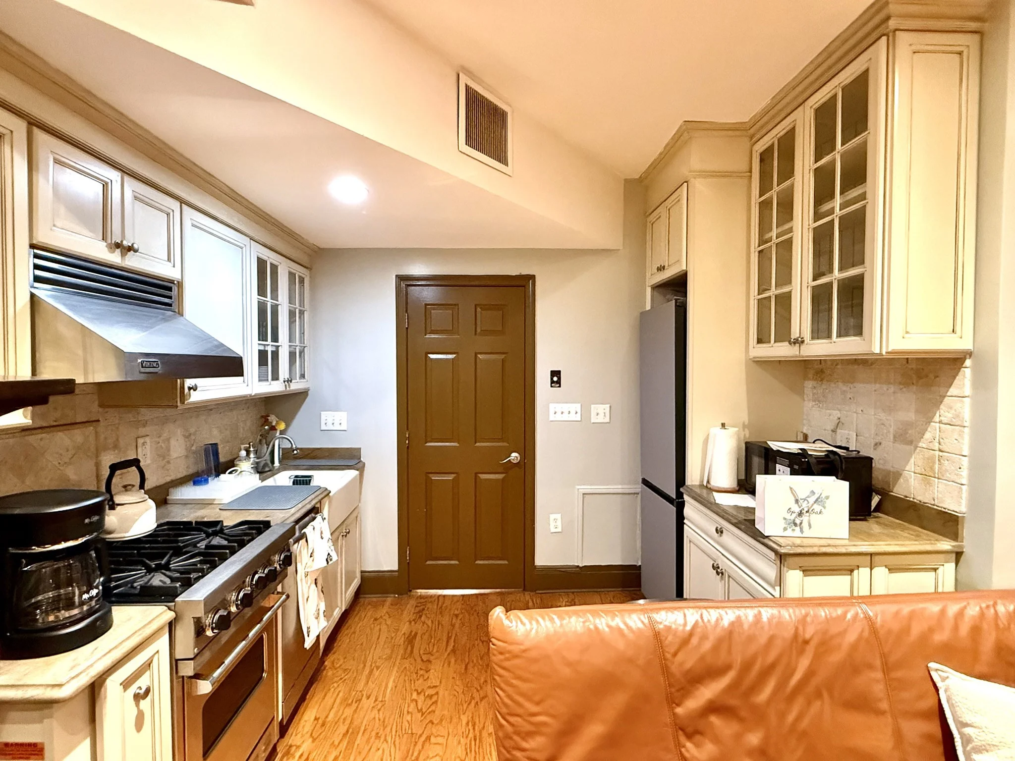 Studio bed, 1 bath apartment for rent at 326 Dartmouth St Unit BR, Back Bay — photo 10 of 18