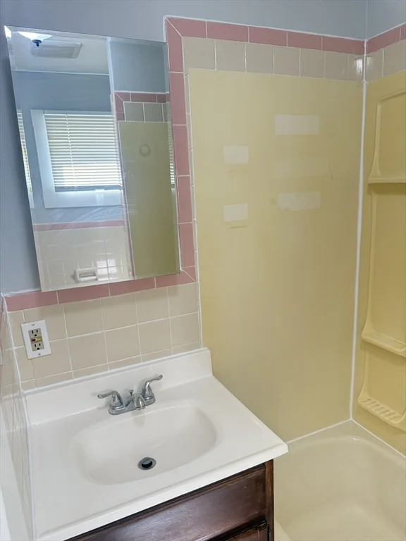 1 bed, 1 bath apartment for rent at 326 Granite St Unit 1, Quincy — photo 17 of 17