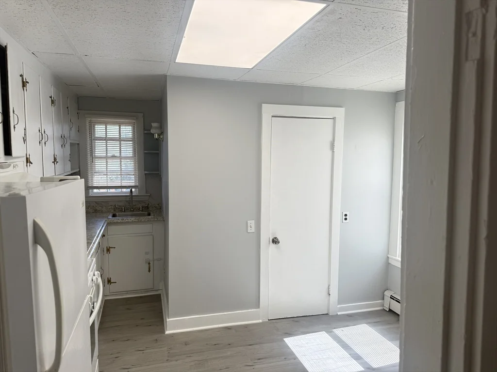 1 bed, 1 bath apartment for rent at 326 Granite St Unit 1, Quincy — photo 3 of 17