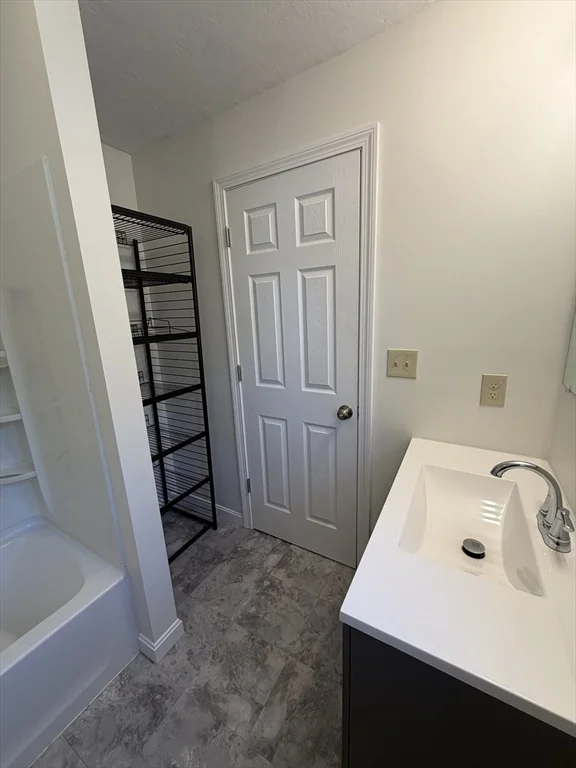 2 bed, 1 bath apartment for rent at 326 N Main St Unit B, North Brookfield — photo 17 of 21