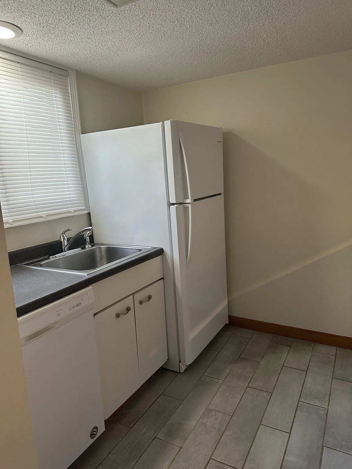 2 bed, 1 bath apartment for rent at 326 Sterling St Unit C10, West Boylston — photo 4 of 33
