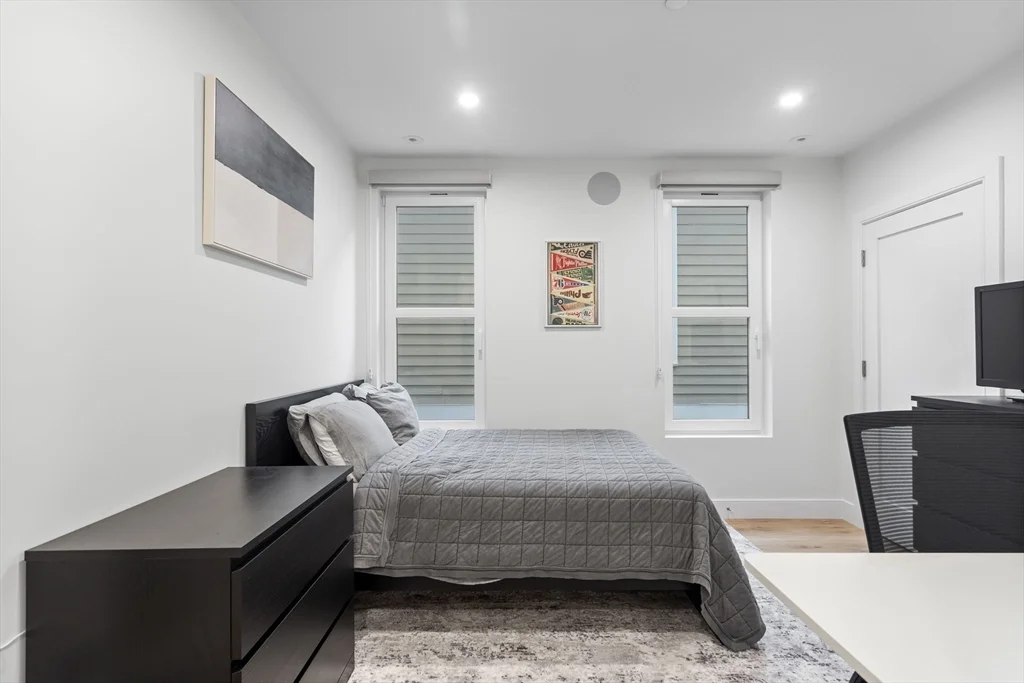 3 bed, 2 bath apartment for rent at 326 W Broadway Unit 3, South Boston — photo 10 of 13